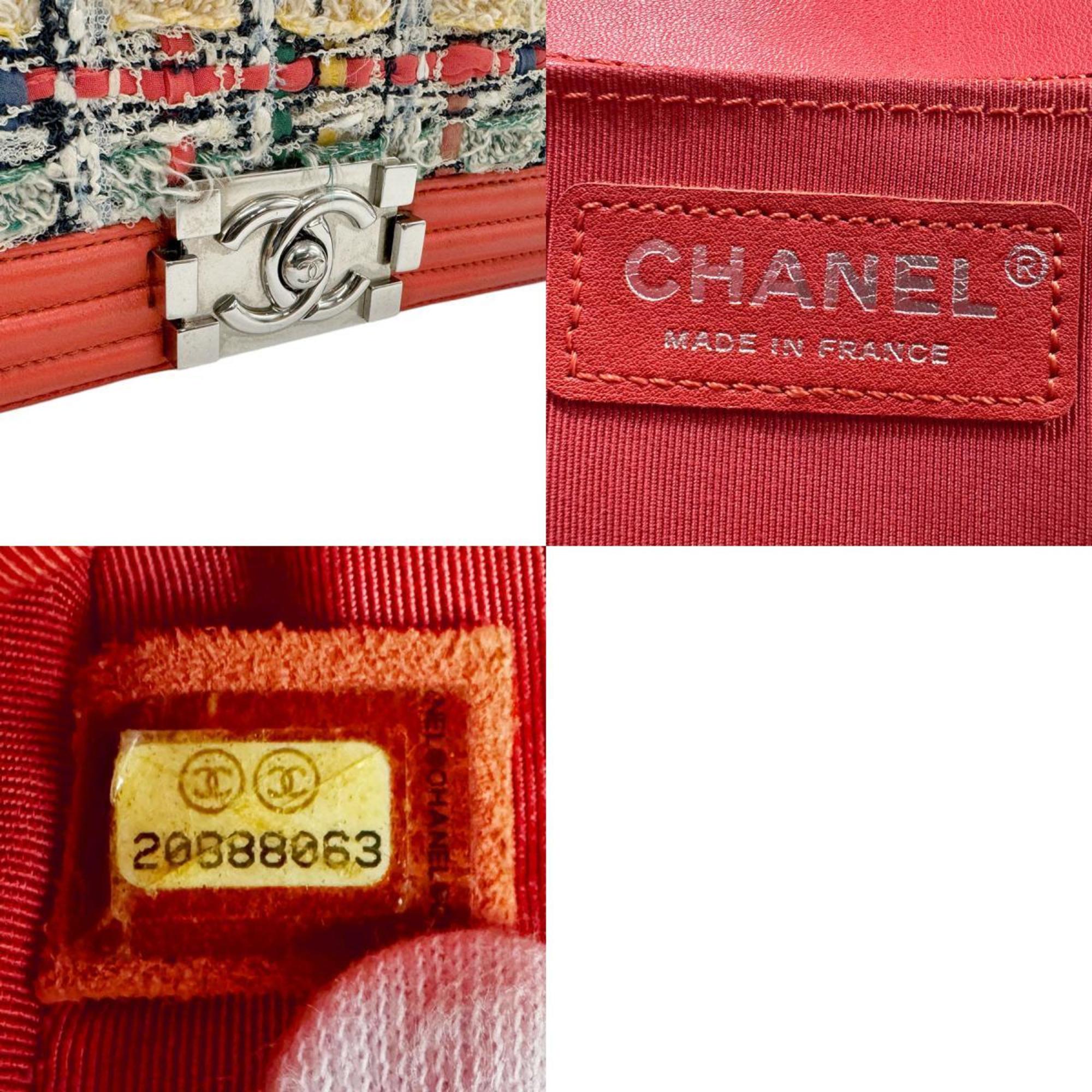 Pre-owned Chanel Boy shoulder bag made of tweed and leather combination