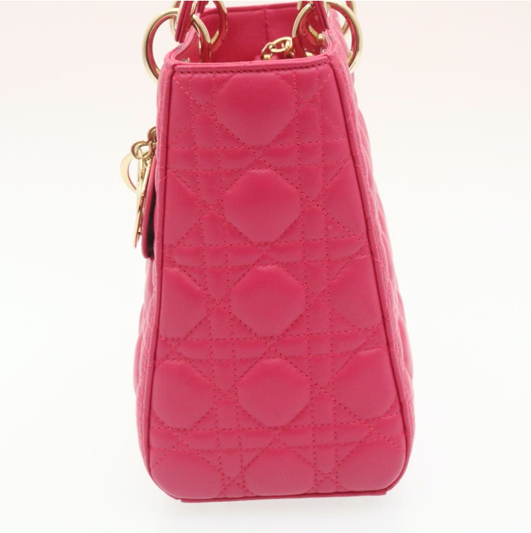 Bolso mini Lady Dior de piel de cordero fucsia con asa larga