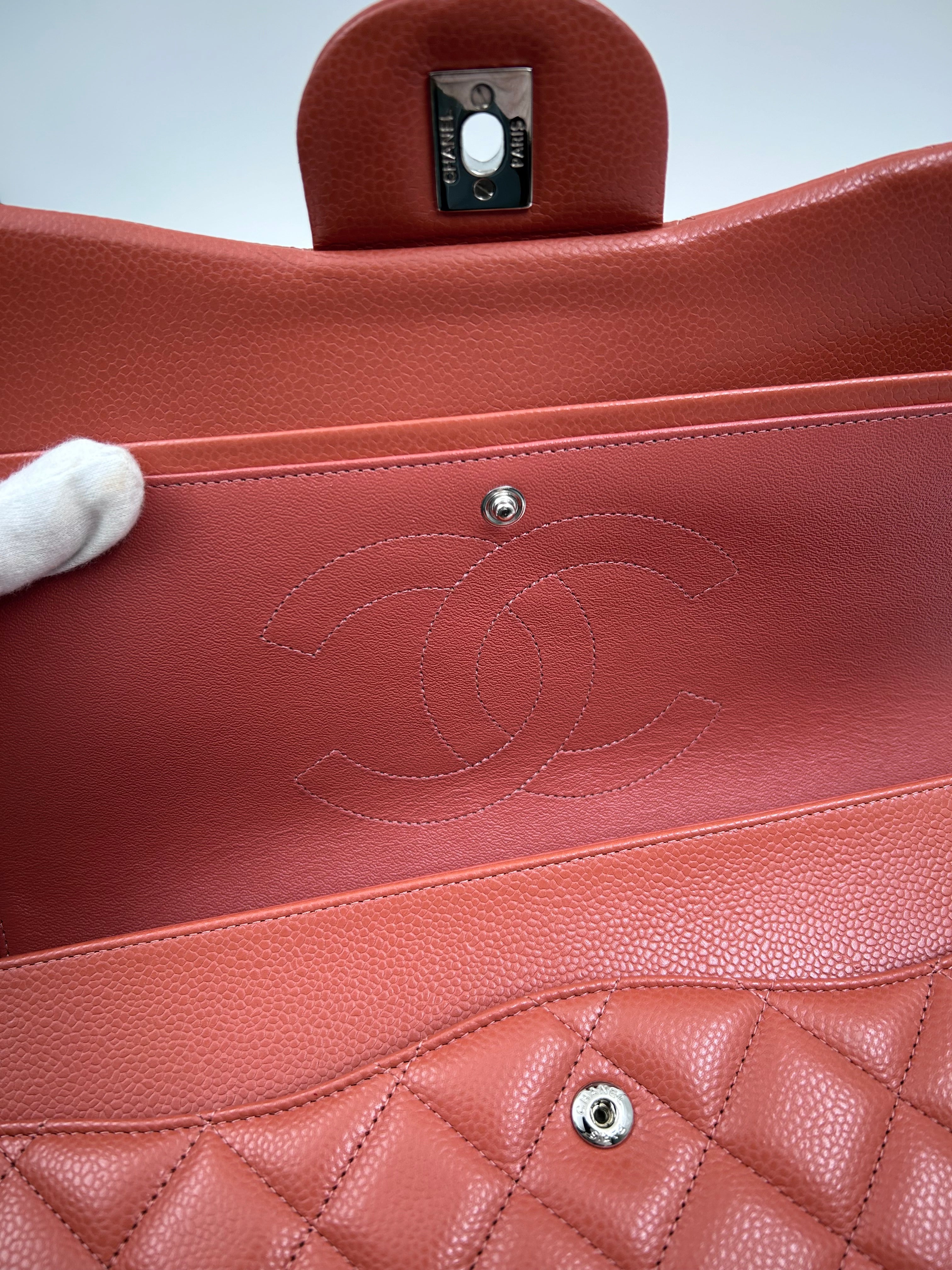 Pre-owned Chanel Jumbo Classic double flap Bag in Caramel Caviar leather with silver Hardwarer