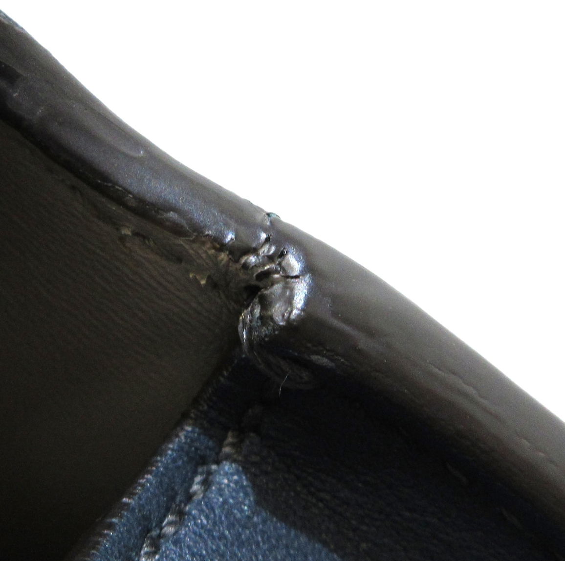 Fendi Peekaboo Iseeu Small Bolso de piel azul marino con correa larga