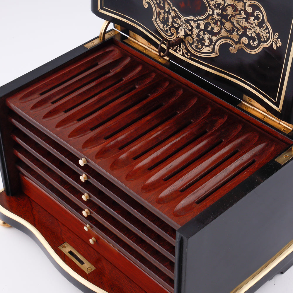 Mid 19th century Napoleon III Boulle cigar humidor executed in marquetry technique