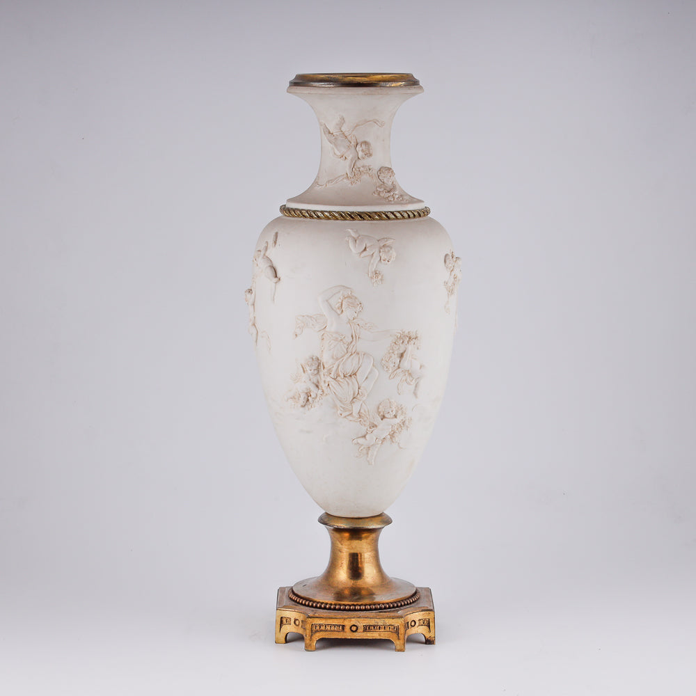 Antique neoclassical salon vase dorned with delicate motifs of Venera and Amors