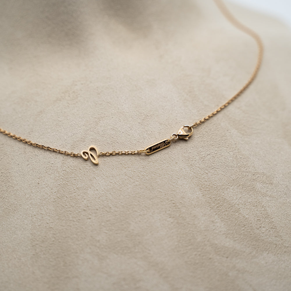 Chopard 18k gold Happy Diamonds pendant from "Joaillerie" collection