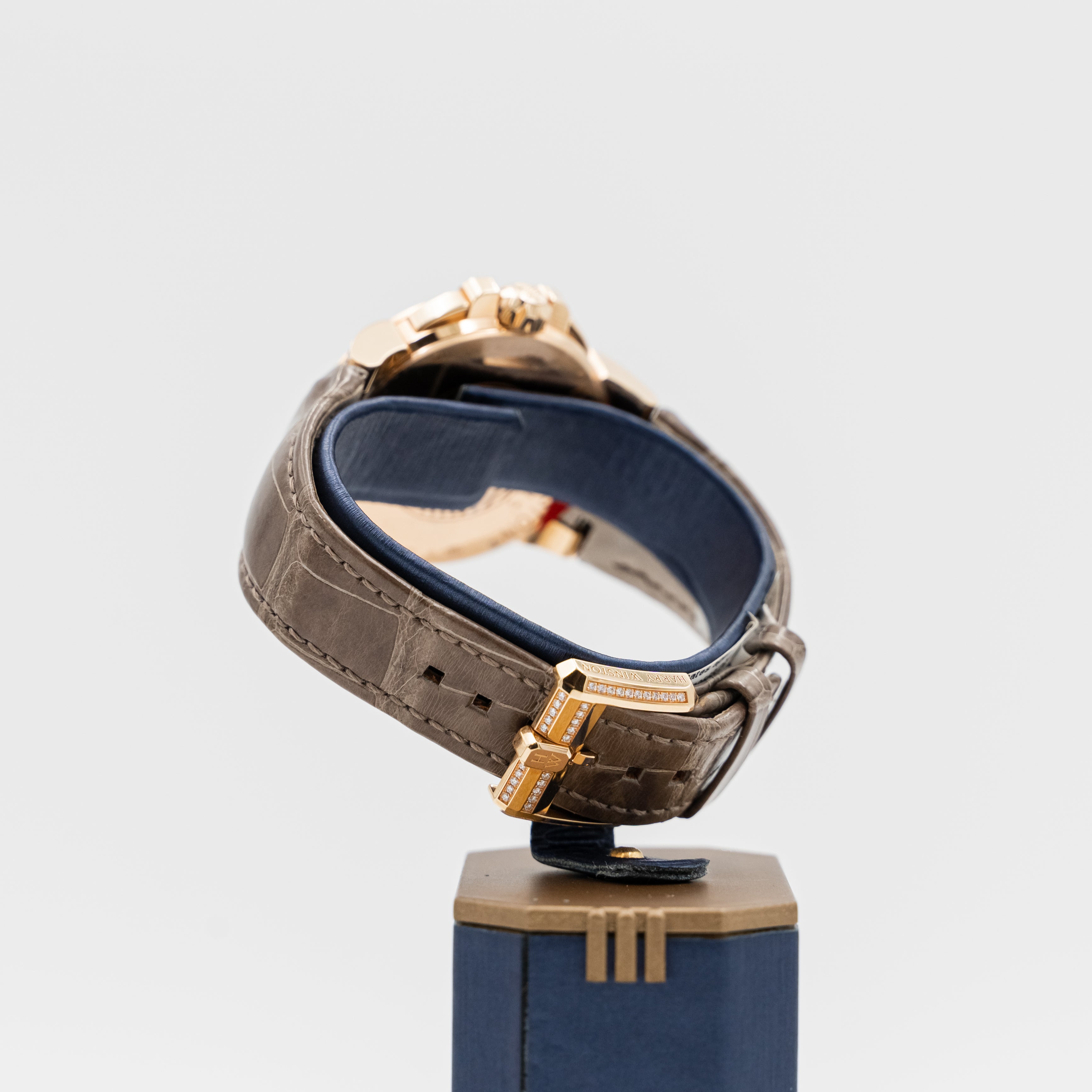 Harry Winston Moon Phase Quartz 18 rose gold Ladies wrist watch set with diamonds, Reference No. OCEQMP36RR026