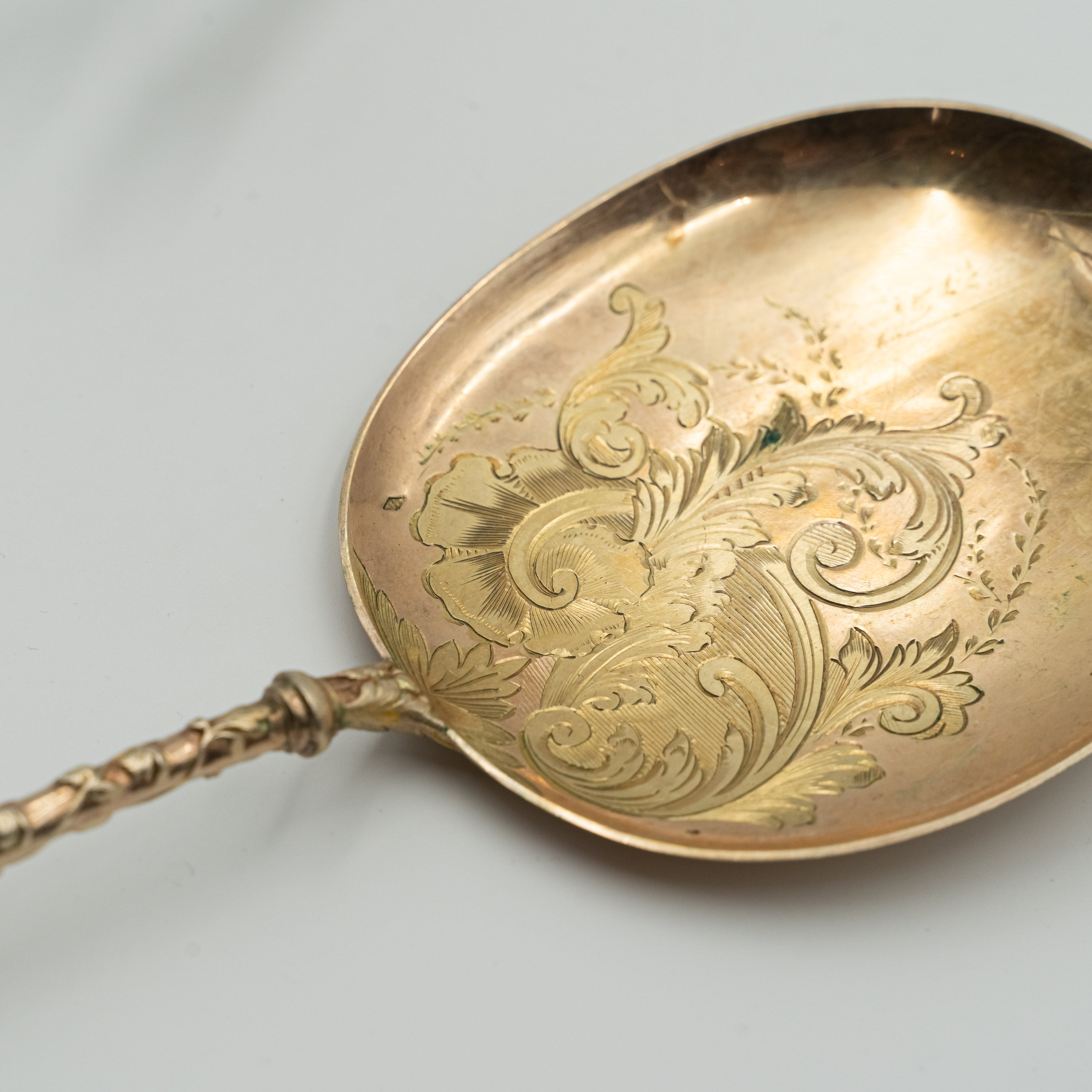 Servicio de postre francés antiguo de plata dorada para 12 personas