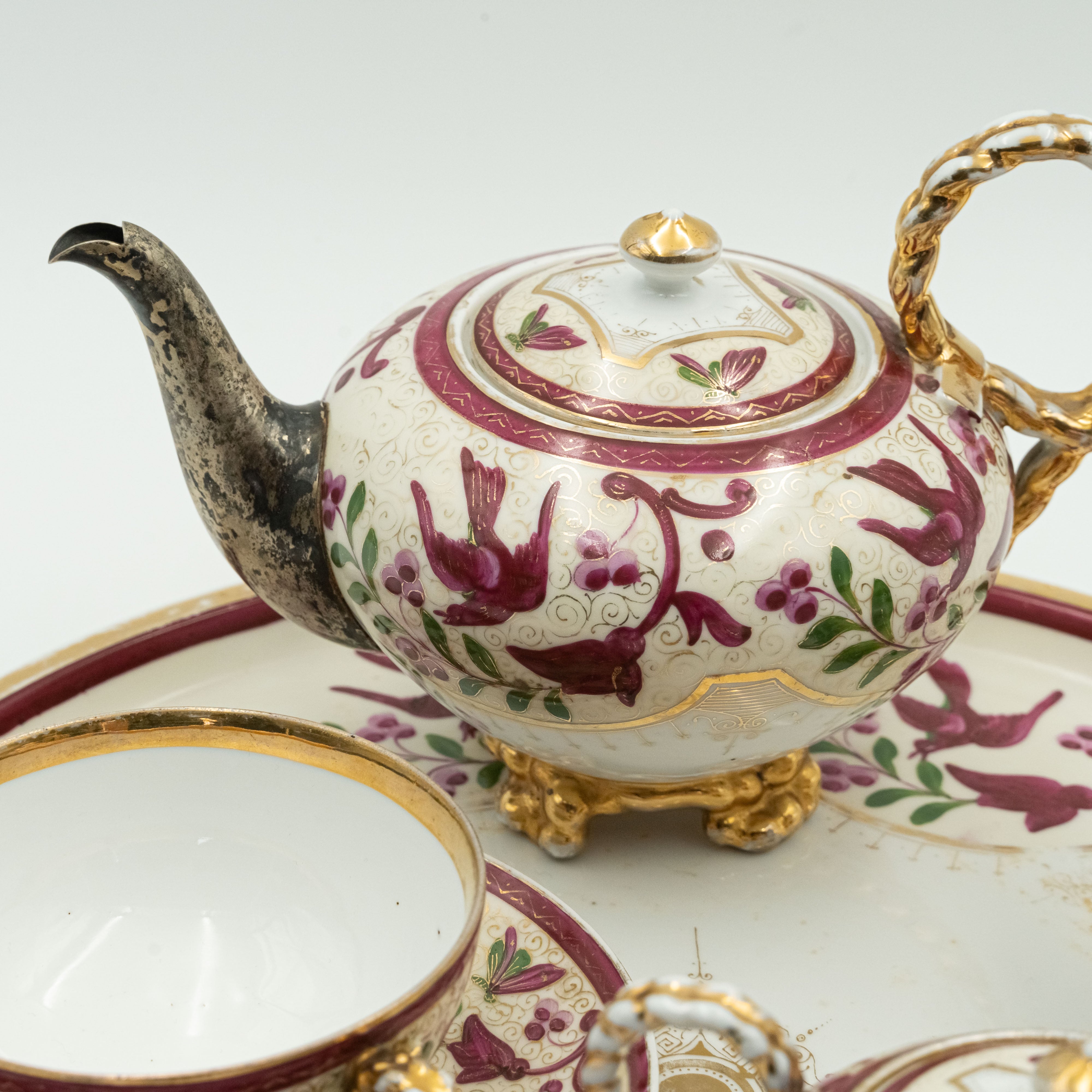 Juego de té "Egoist" de porcelana de finales del siglo XIX para una persona compuesto por seis objetos