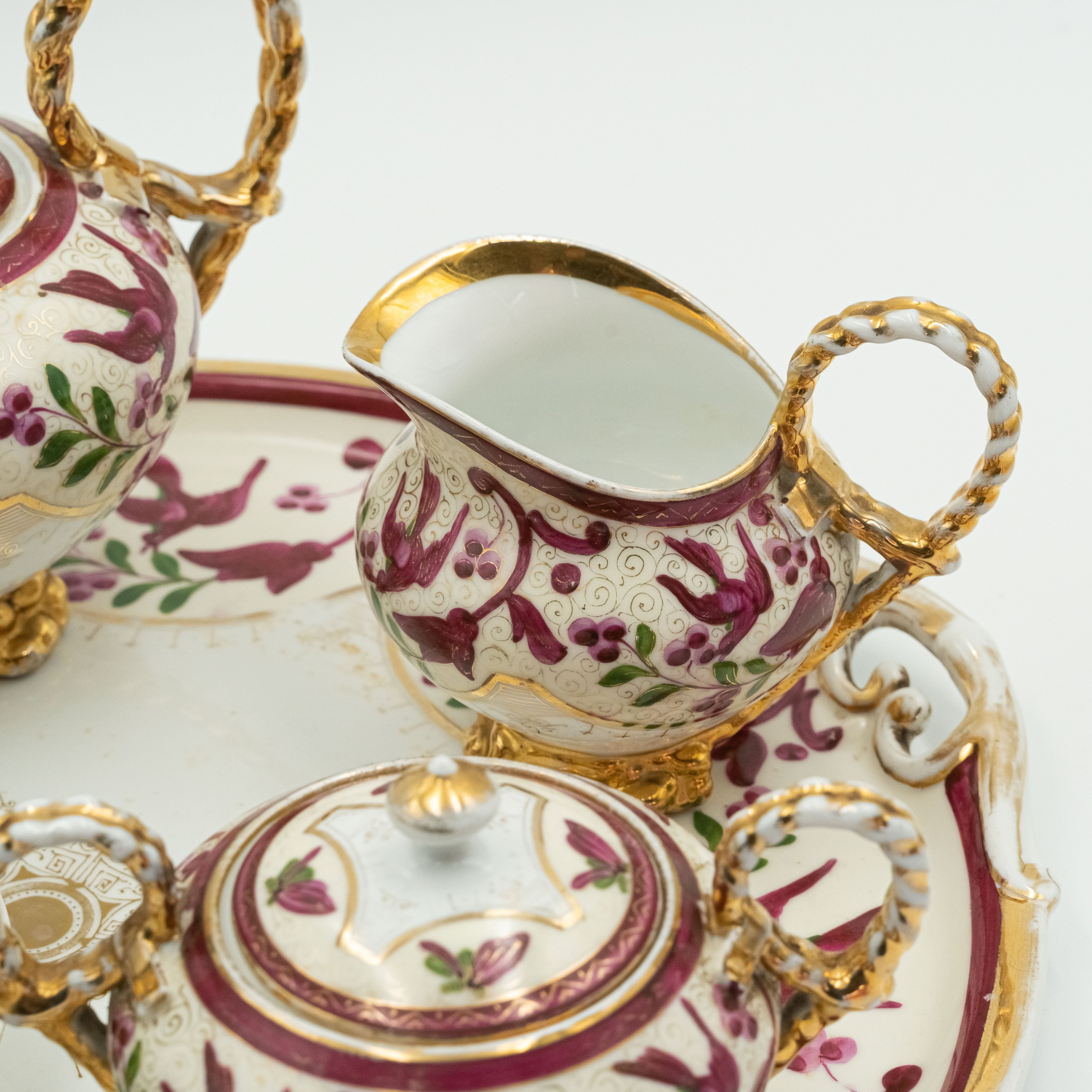 Juego de té "Egoist" de porcelana de finales del siglo XIX para una persona compuesto por seis objetos