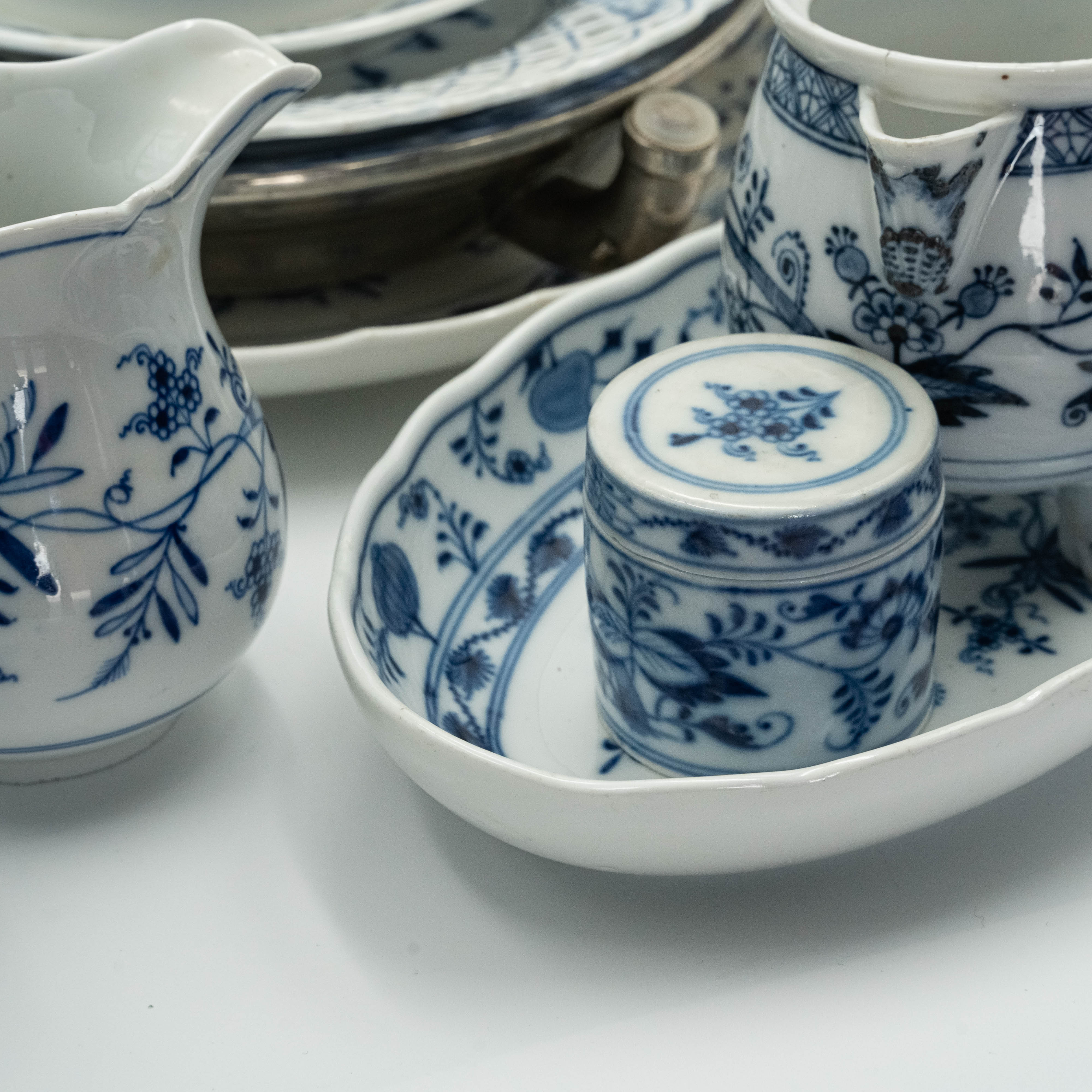 Magnificent 19th century Meissen "Onion" pattern porcelain tea and coffee service