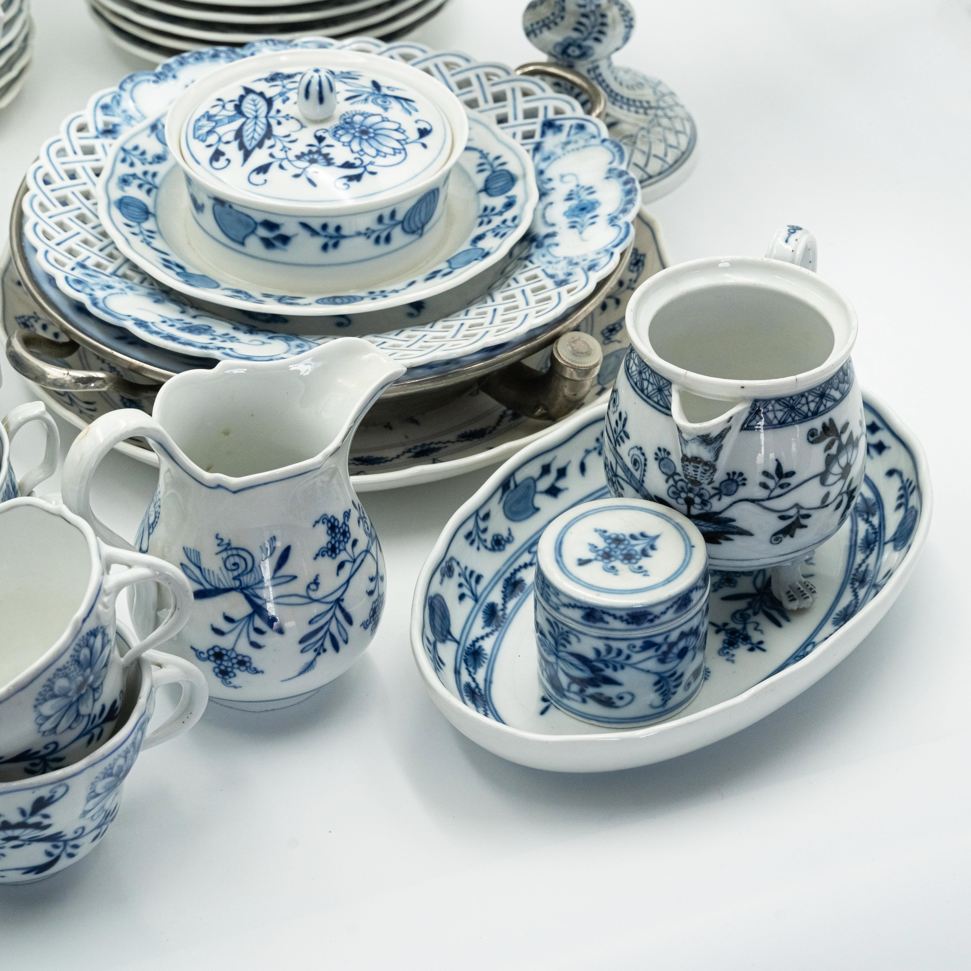 Magnificent 19th century Meissen "Onion" pattern porcelain tea and coffee service