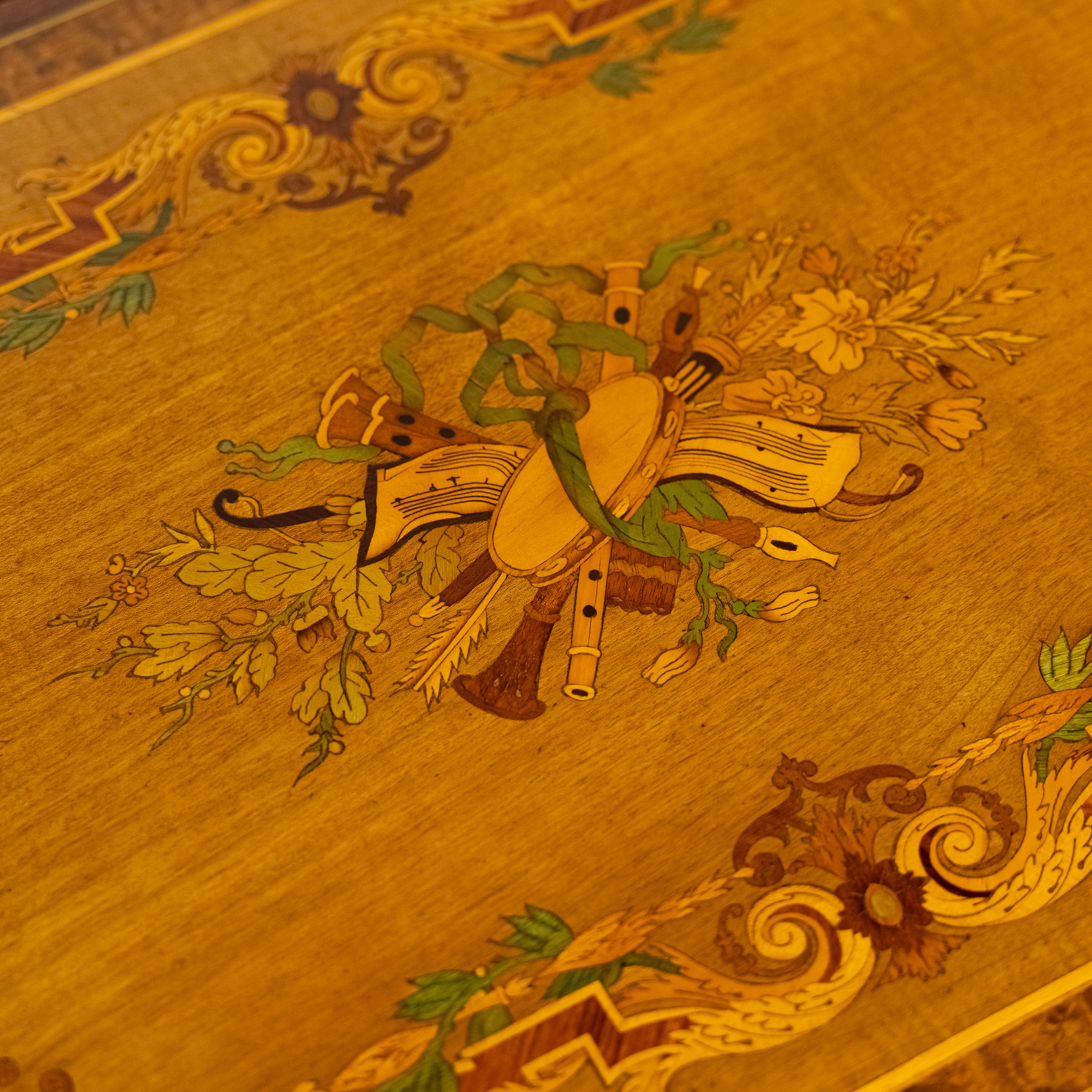 Antique 19th century Ladies' toilets table in marquetry technique