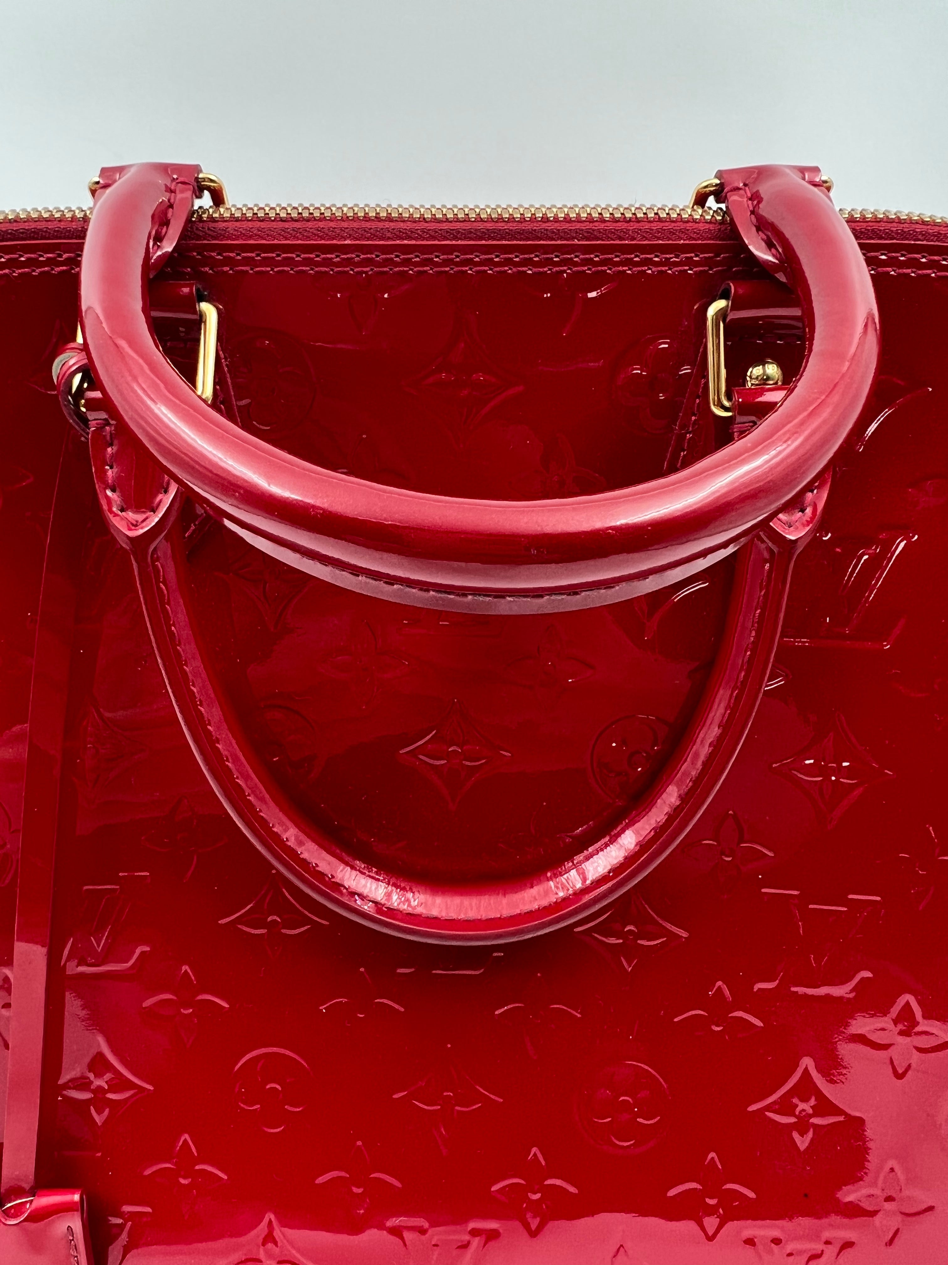 Louis Vuitton Monogram Vernis leather Alma MM handbag in red color