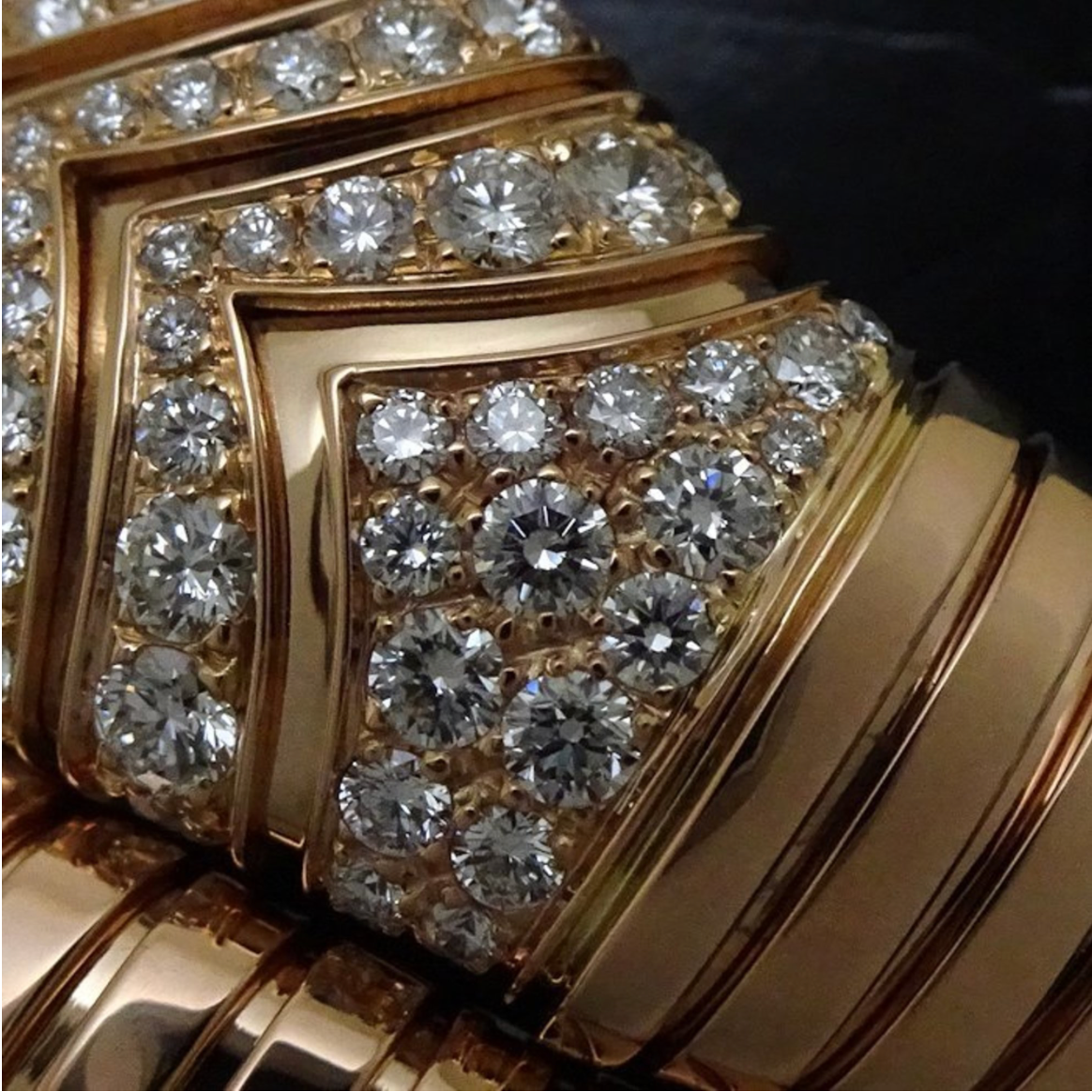 Bulgari Serpenti Tubogas single spiral bracelet in 18k rose gold, set with pavé diamonds of 3.2ctw