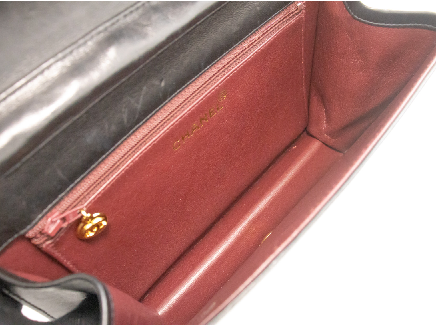 Bolsa de hombro con la cadena de aleta completa de Chanel vintage en el juego completo: con la caja, la bolsa de polvo y la tarjeta de autenticidad
