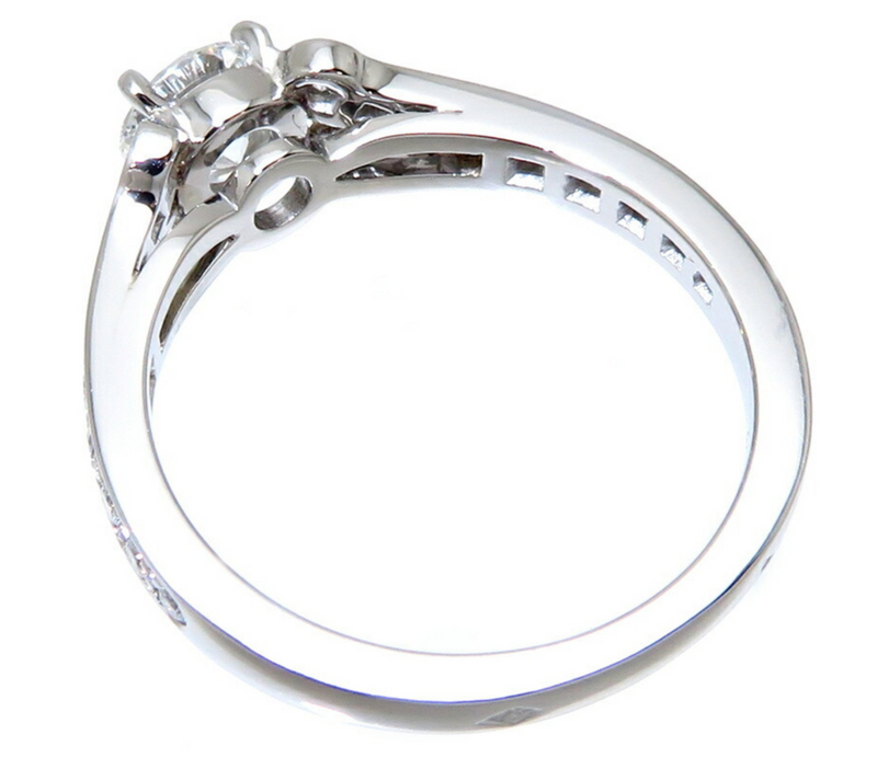 Anillo de compromiso Cartier Platinum de la colección Ballerine con un diamante redondo talla brillante de 0,53 ct
