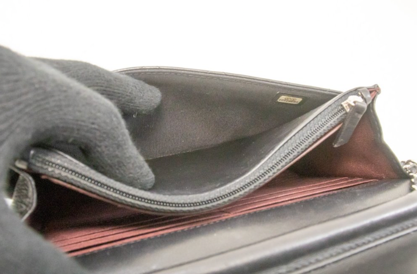 Billetera CC CC Clas Class CC de Lambskin acolchada 2016 de 2016 en cadena con hardware plateado en color negro