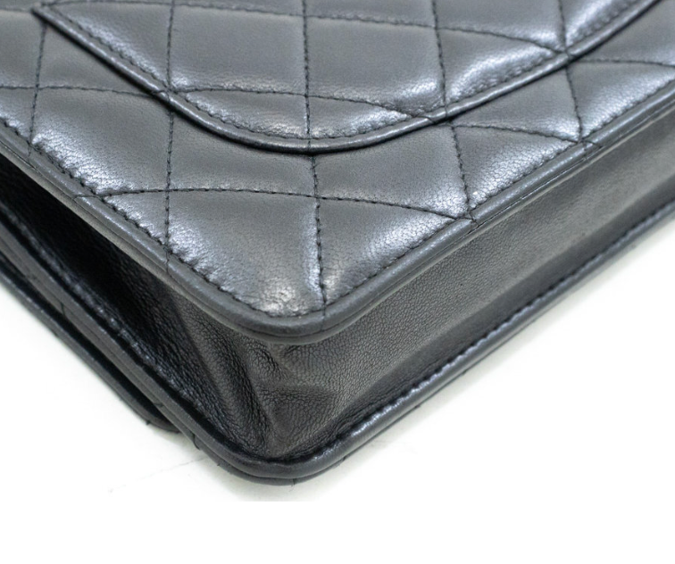 Billetera CC CC Clas Class CC de Lambskin acolchada 2016 de 2016 en cadena con hardware plateado en color negro