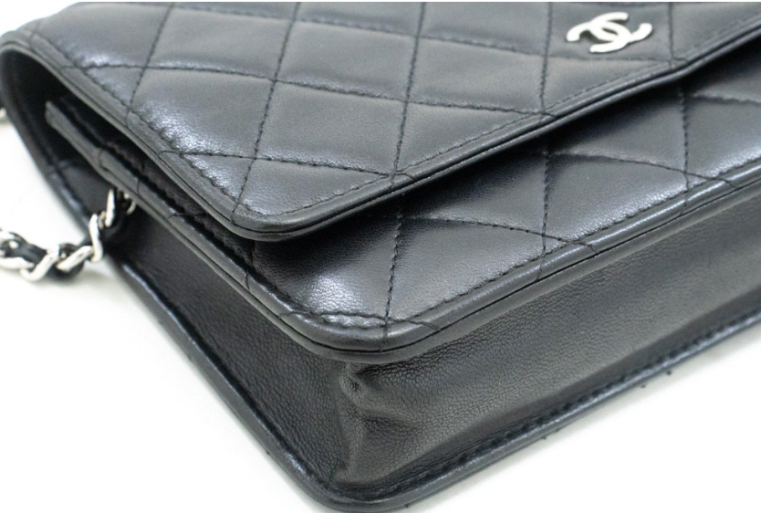 Billetera CC CC Clas Class CC de Lambskin acolchada 2016 de 2016 en cadena con hardware plateado en color negro