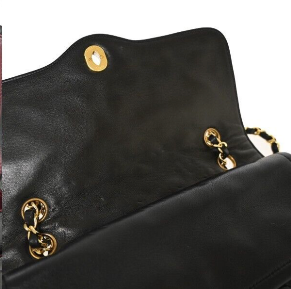 Bolso vintage CHANEL de doble solapa con cierre bicolor en juego completo