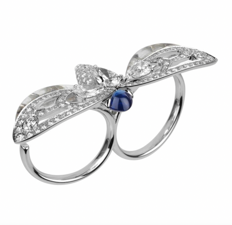 Limited edition Boucheron Cicada 18k white gold ring set with diamonds and oval cabochon sapphire