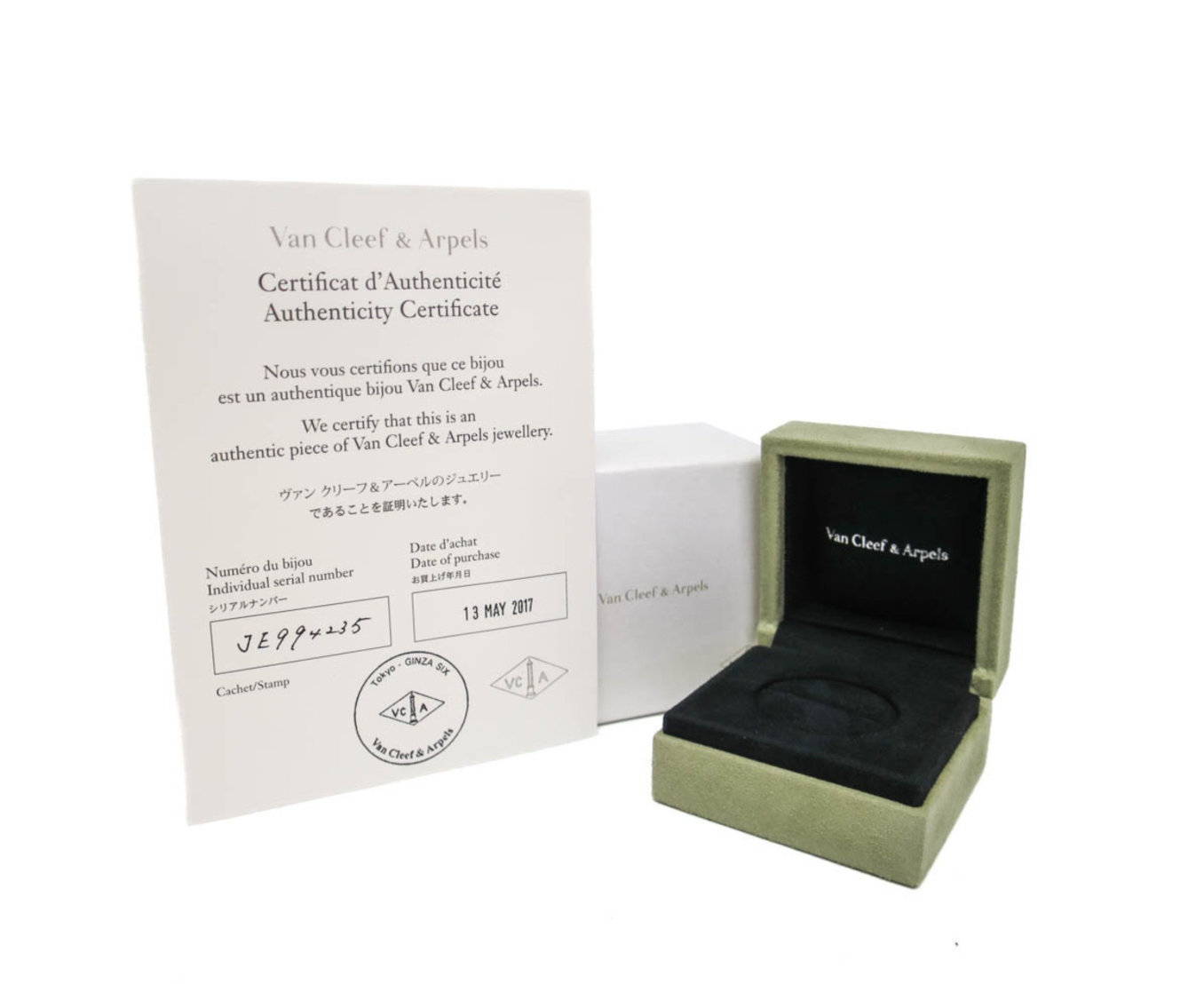 Pre-owned Van Cleef & Arpels 18K yellow gold Vintage Alhambra ring with  onyx inlay & diamond