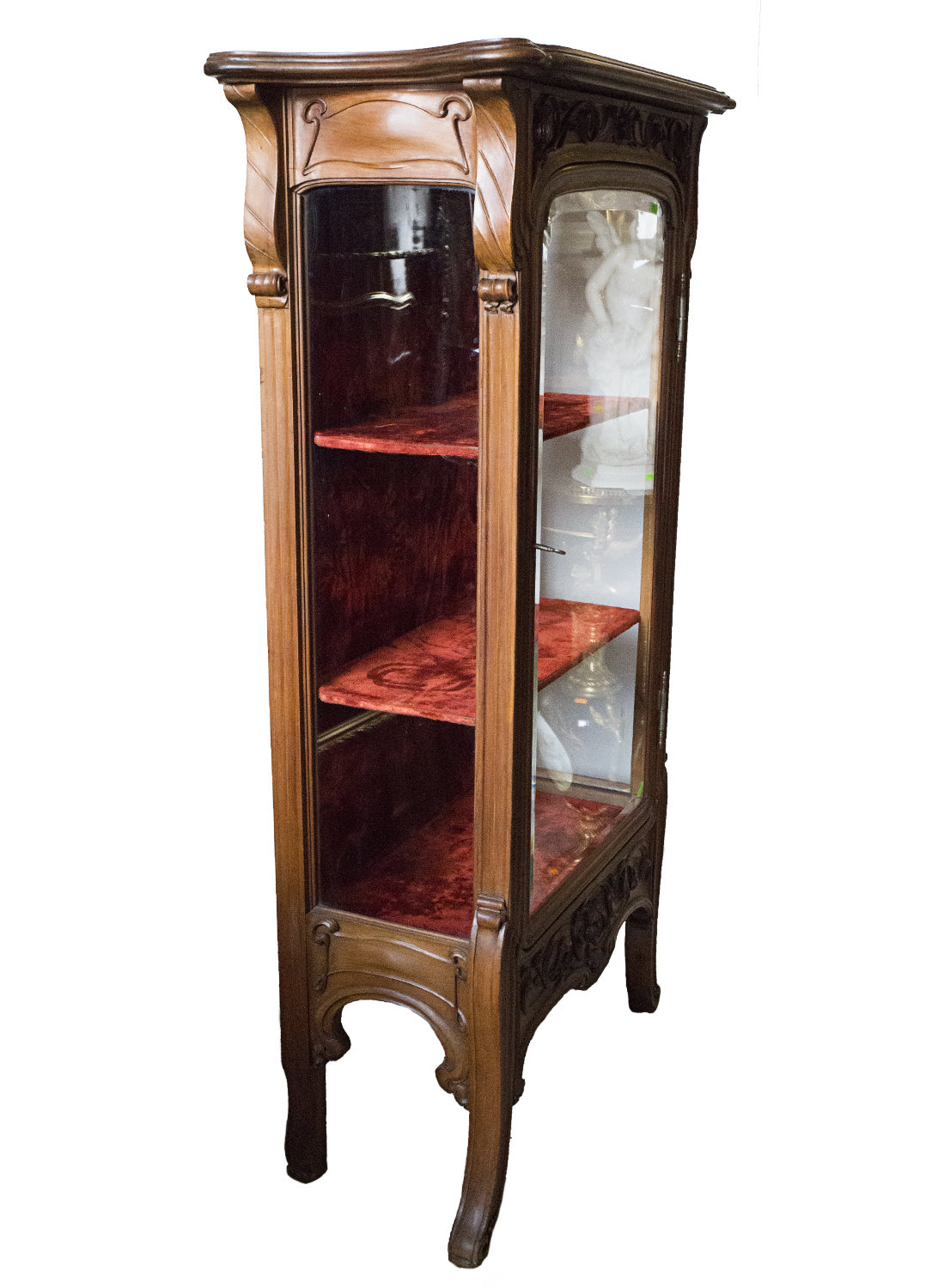 Vitrina Art Nouveau de madera de nogal tallada a mano atribuida a Louis Majorelle