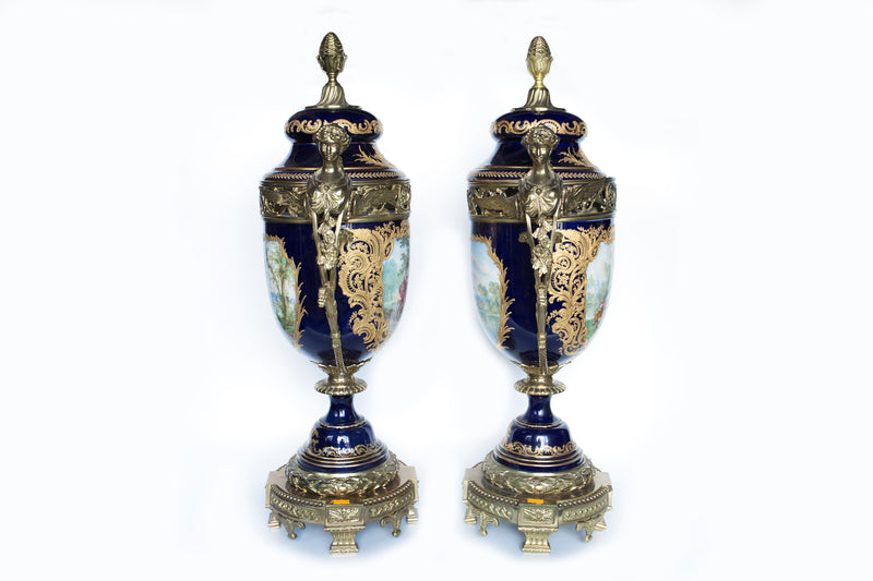 塞夫爾手繪軟瓷裝飾花瓶（兩件裝）