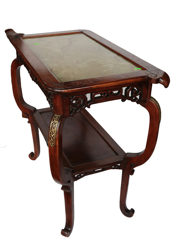 Exquisita mesa de centro de caoba Chinoiserie tallada a mano atribuida a Gabriel Viardot.