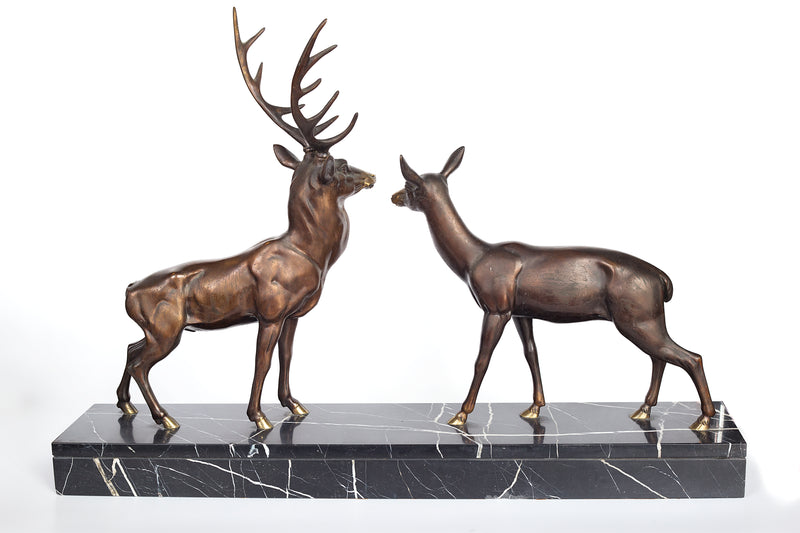 Escultura Art Déco de bronce de ciervos y corzos sobre base de mármol de De Roche