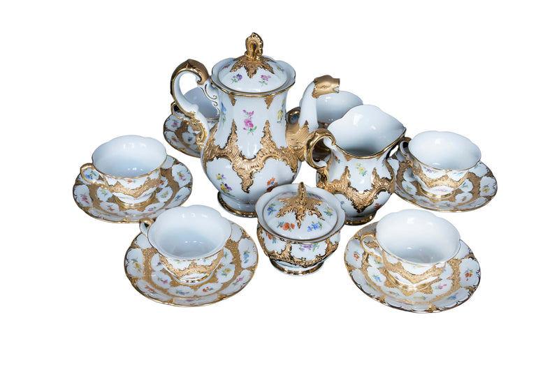 Antique Neo-Baroque "Royal B&X Englisch" by Meissen manufactory hand painted porcelain tea set