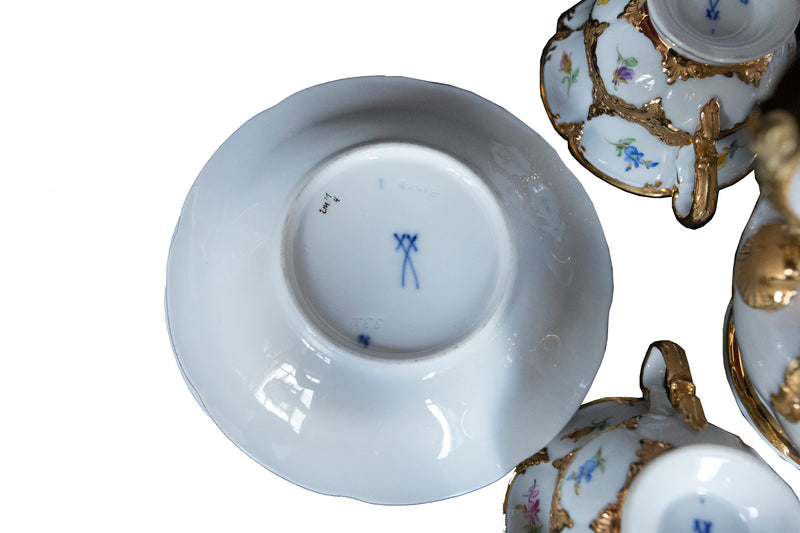 Antiguo neobarroco "Royal B&amp;X Englisch" de la fábrica de Meissen juego de té de porcelana pintado a mano