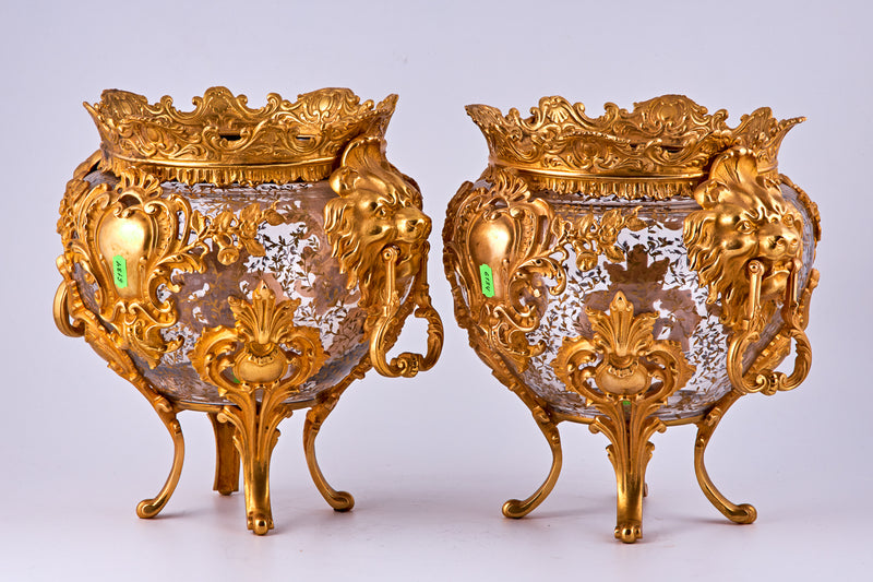 一對巴卡拉水晶花瓶，配有鍍金青銅裝飾元素