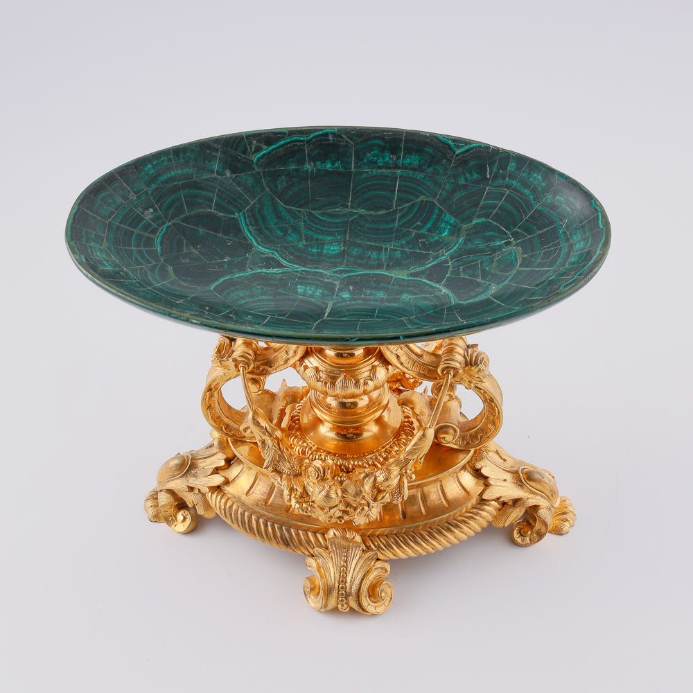 Jarrón antiguo de malaquita sobre pedestal neoreanissence de bronce bañado en oro y guirnalda de frutas