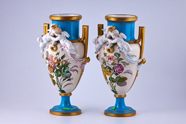 Par de jarrones de porcelana Jacob Petit pintados a mano