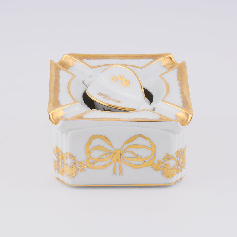 Cenicero de puros antiguo estilo Imperio de porcelana pintada en oro