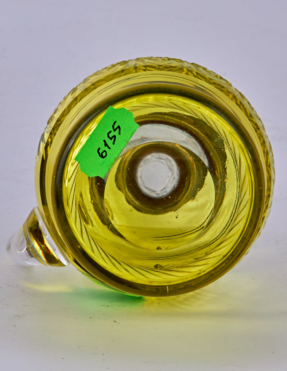 Coloured crystal carafe with 6 crystal cups