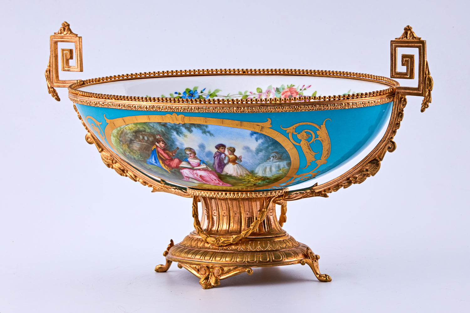Jarrón de porcelana con montura ormolu Sevres bleu celeste