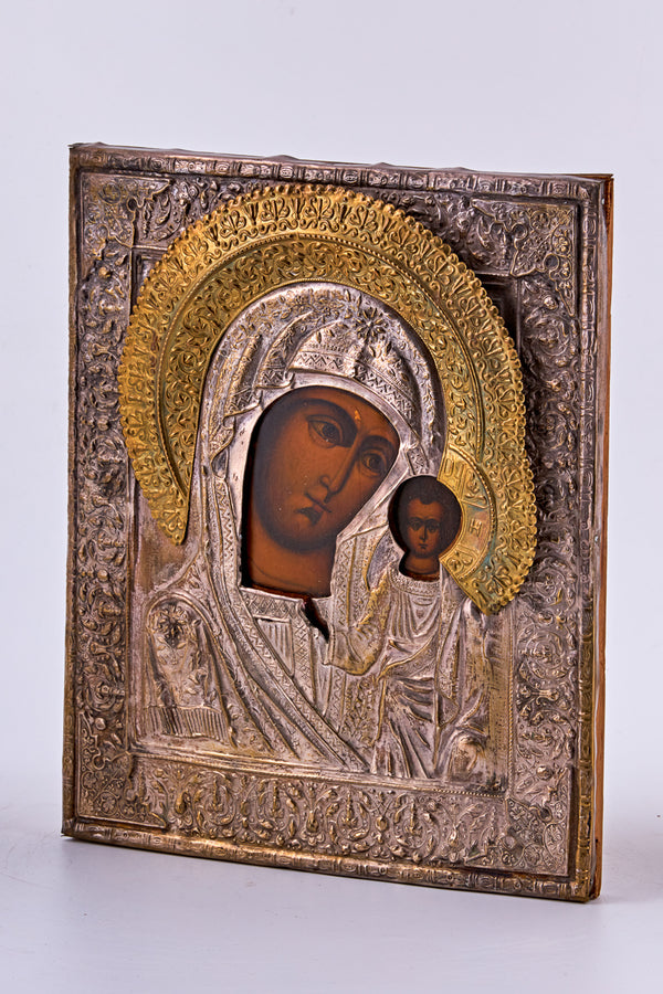 Icono sobre madera que representa “Nuestra Señora de Kazán” en cirílico