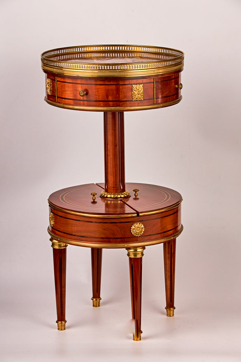 裝飾藝術紅木控制台，帶抽屜和鍍金青銅裝飾元素