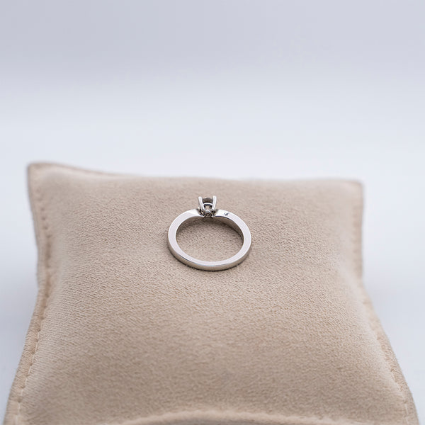 Anillo Chopard de platino con diamantes de 0,32 quilates de la colección "For Ever engagement"