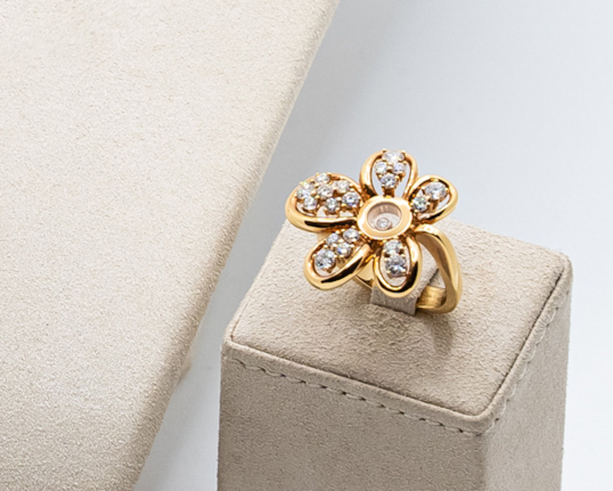 Chopard 18k rose gold diamond ring from "Happy Diamonds JOAILLERIE" collection