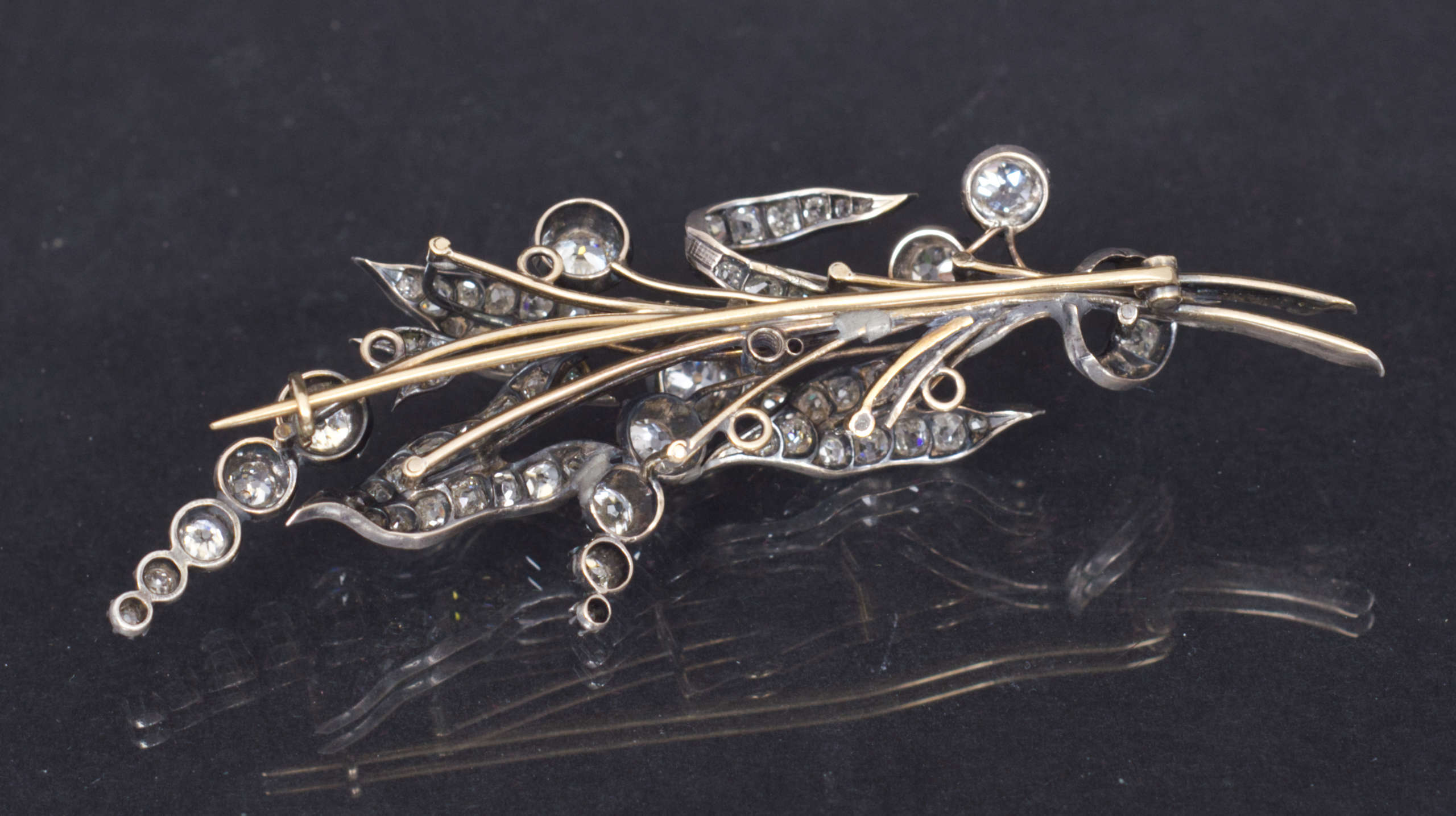 Broche antiguo de plata bañada en oro de época victoriana