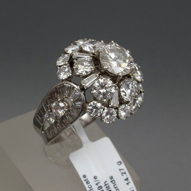 Anillo de racimo Boucheron vintage engastado con 6CTW de diamantes naturales en un entorno de platino