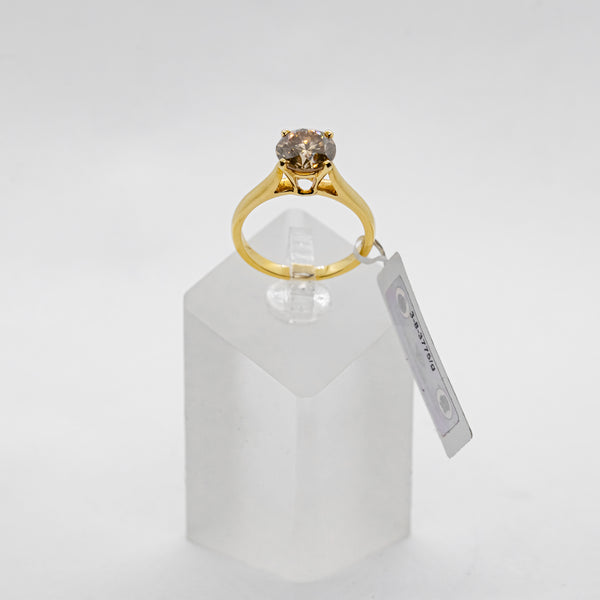 18k 黃金訂婚戒指，鑲嵌彩橙棕色鑽石