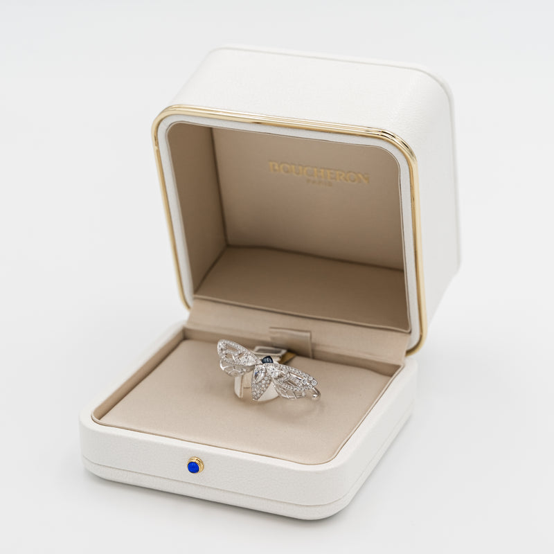 限量版 Boucheron Cicada 18K 白金戒指，鑲嵌鑽石和橢圓形凸圓形藍寶石