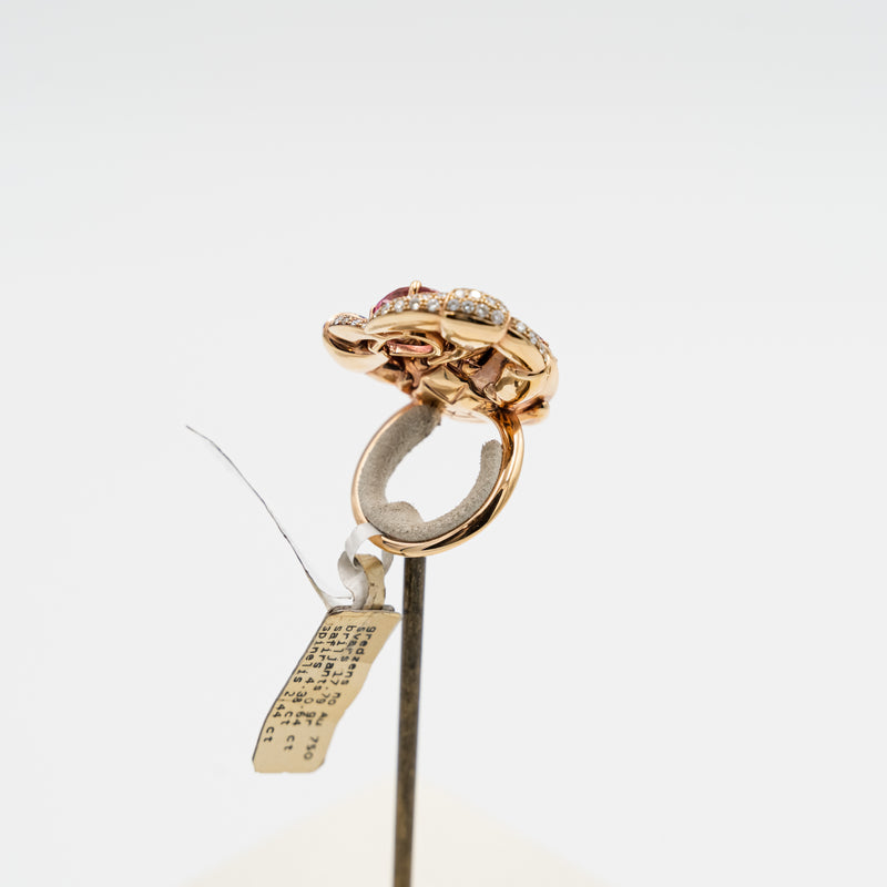 Boucheron 高級珠寶 18K 黃金螃蟹圖案戒指，鑲嵌鑽石和藍寶石