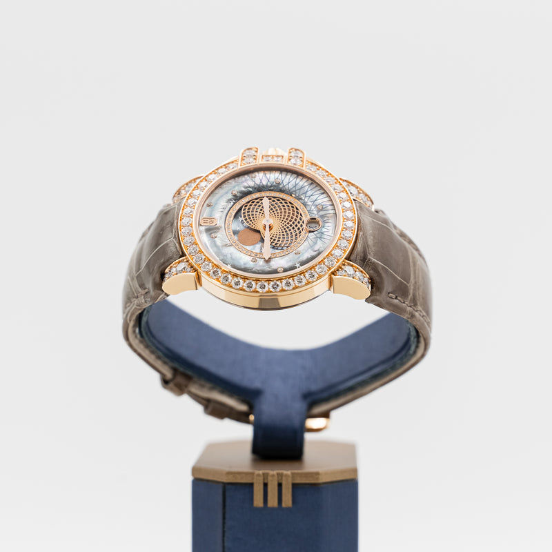 Harry Winston Moon Phase Quartz 18 Reloj de pulsera para mujer en oro rosa engastado con diamantes, n.º de referencia OCEQMP36RR026
