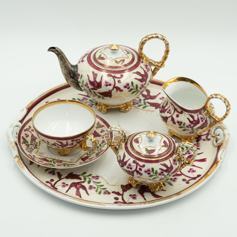 Juego de té "Egoist" de porcelana de finales del siglo XIX para una persona compuesto por seis objetos
