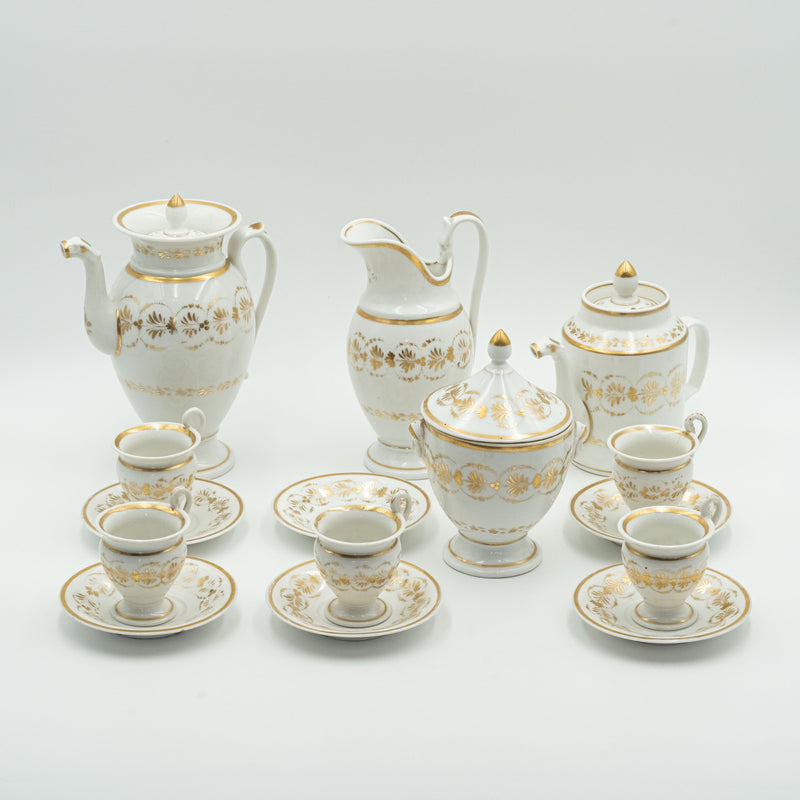 Juego de té y café de porcelana europea de estilo neogriego de la década de 1830