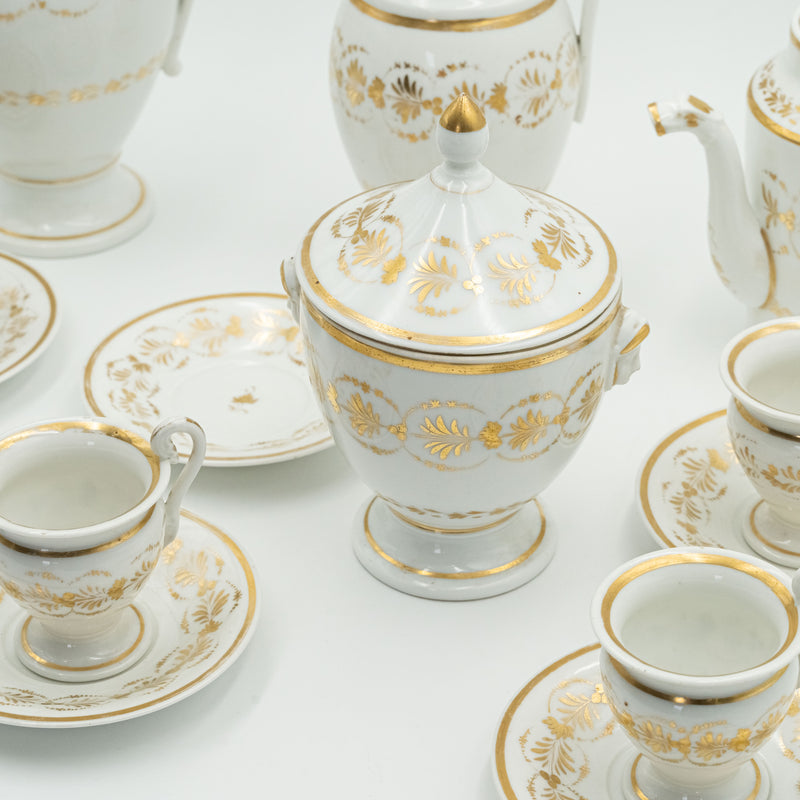 Juego de té y café de porcelana europea de estilo neogriego de la década de 1830