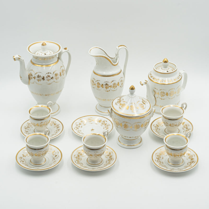 Juego de té y café de porcelana europea de estilo neogriego de la década de 1830